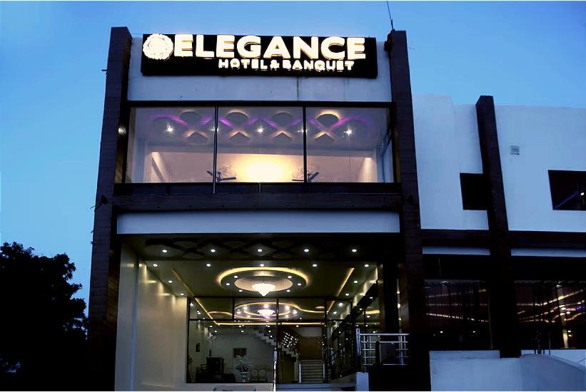 Elegance Hotel And Banquet Ayodhya Esterno foto